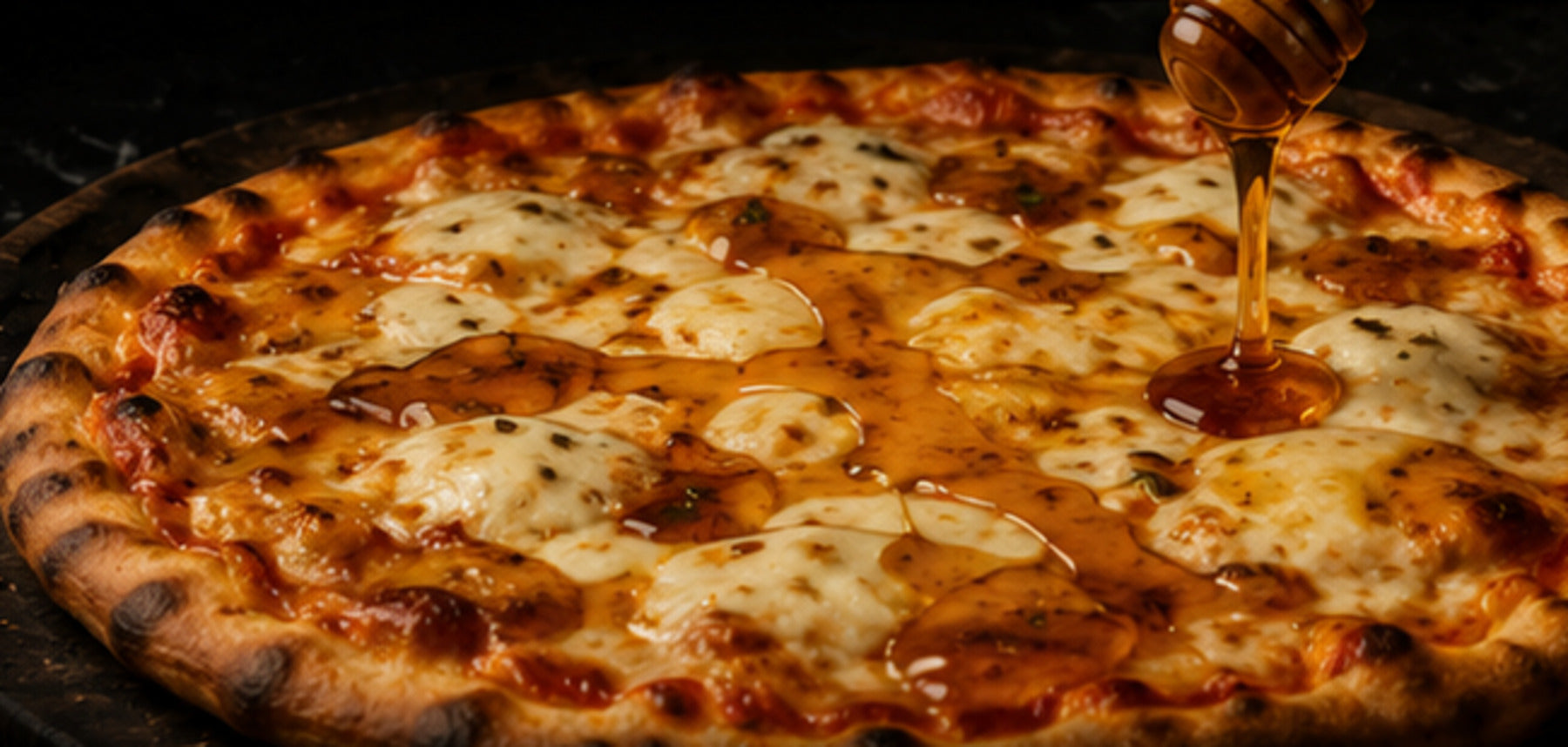 Hot Honey sulla pizza ai quattro formaggi